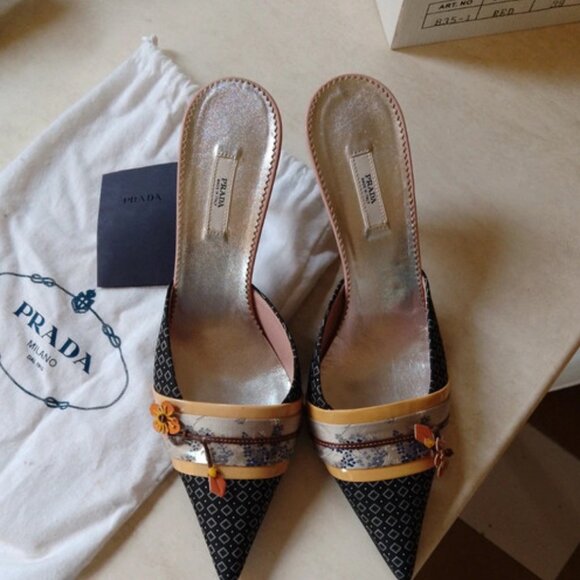 Original prada shoes - Picture 1 of 5